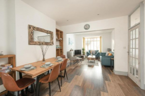 Sea Boots - sleeps 8